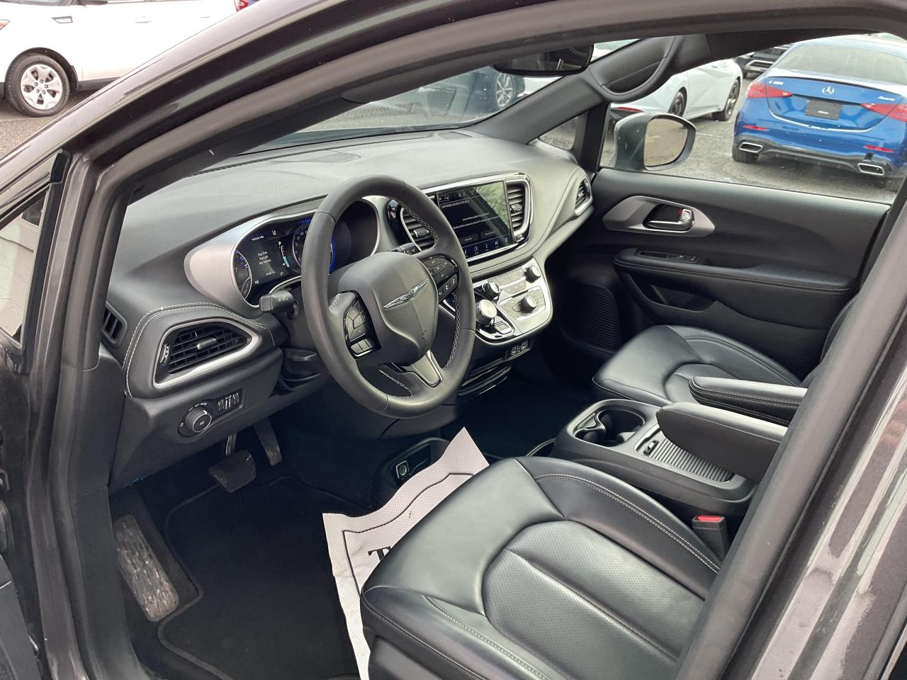 2023 Chrysler Pacifica Touring-L All-Wheel Drive Passenger Van Photo