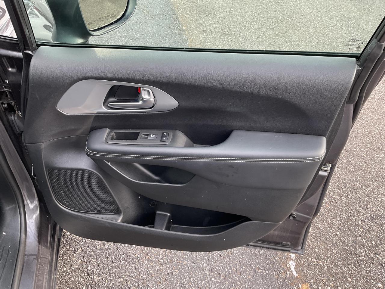 2023 Chrysler Pacifica Touring-L All-Wheel Drive Passenger Van Photo