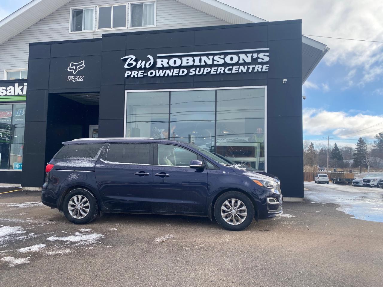 2020 Kia Sedona LX Passenger Van Photo