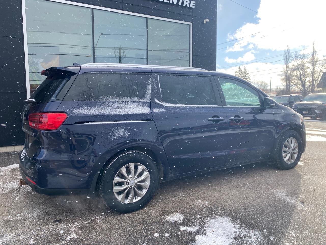 2020 Kia Sedona LX Passenger Van Photo