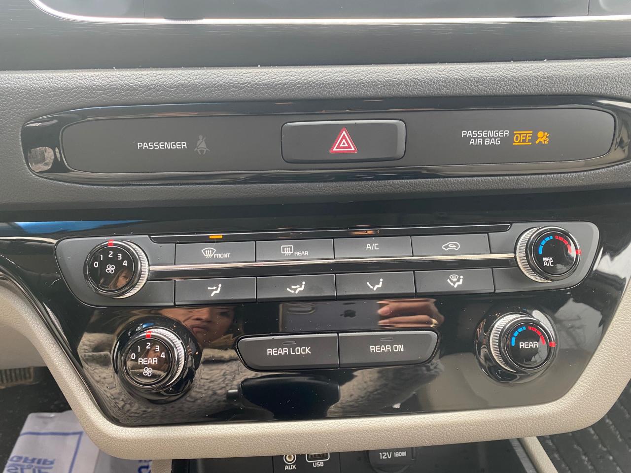 2020 Kia Sedona LX Passenger Van Photo