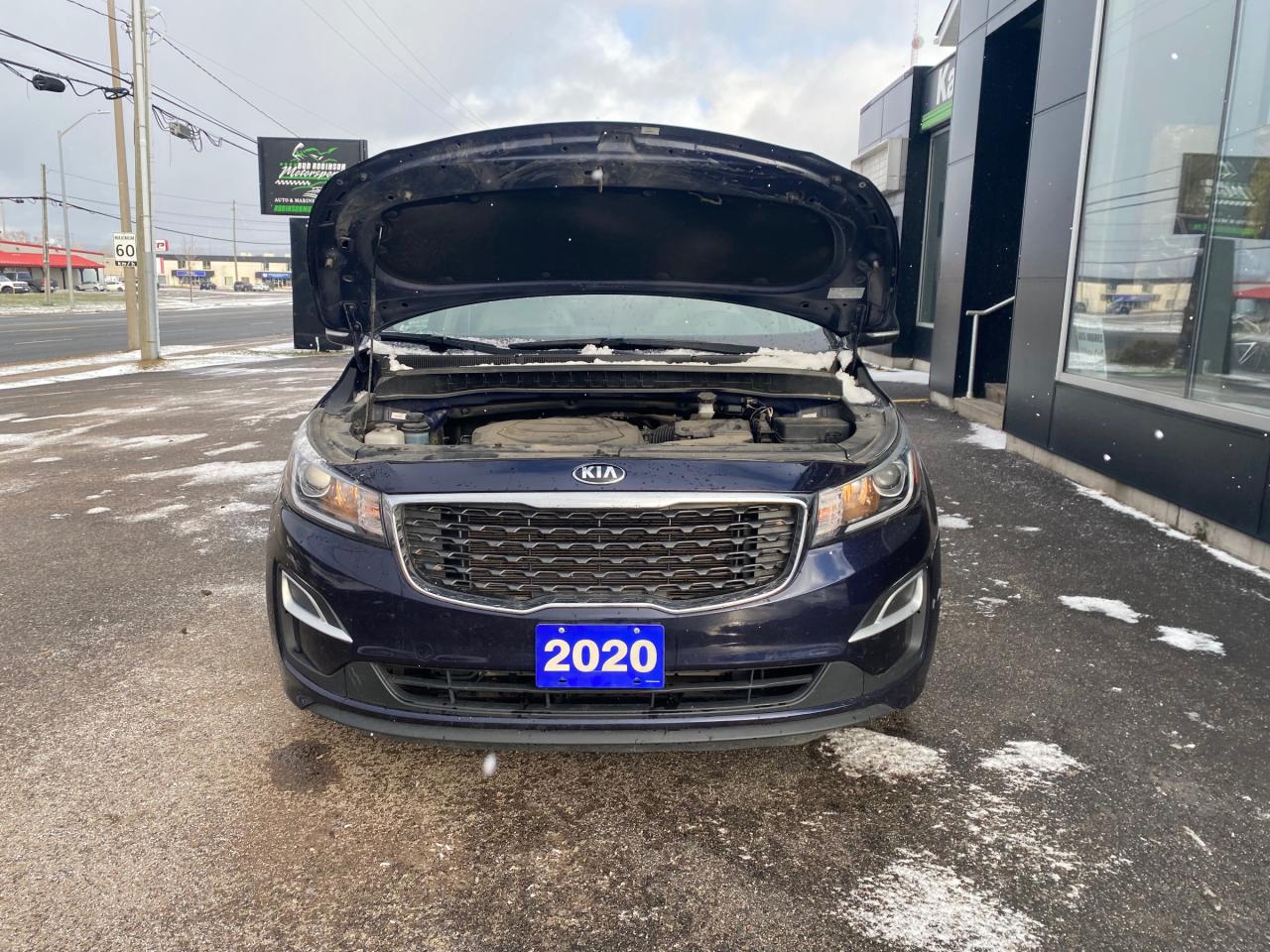 2020 Kia Sedona LX Passenger Van Photo