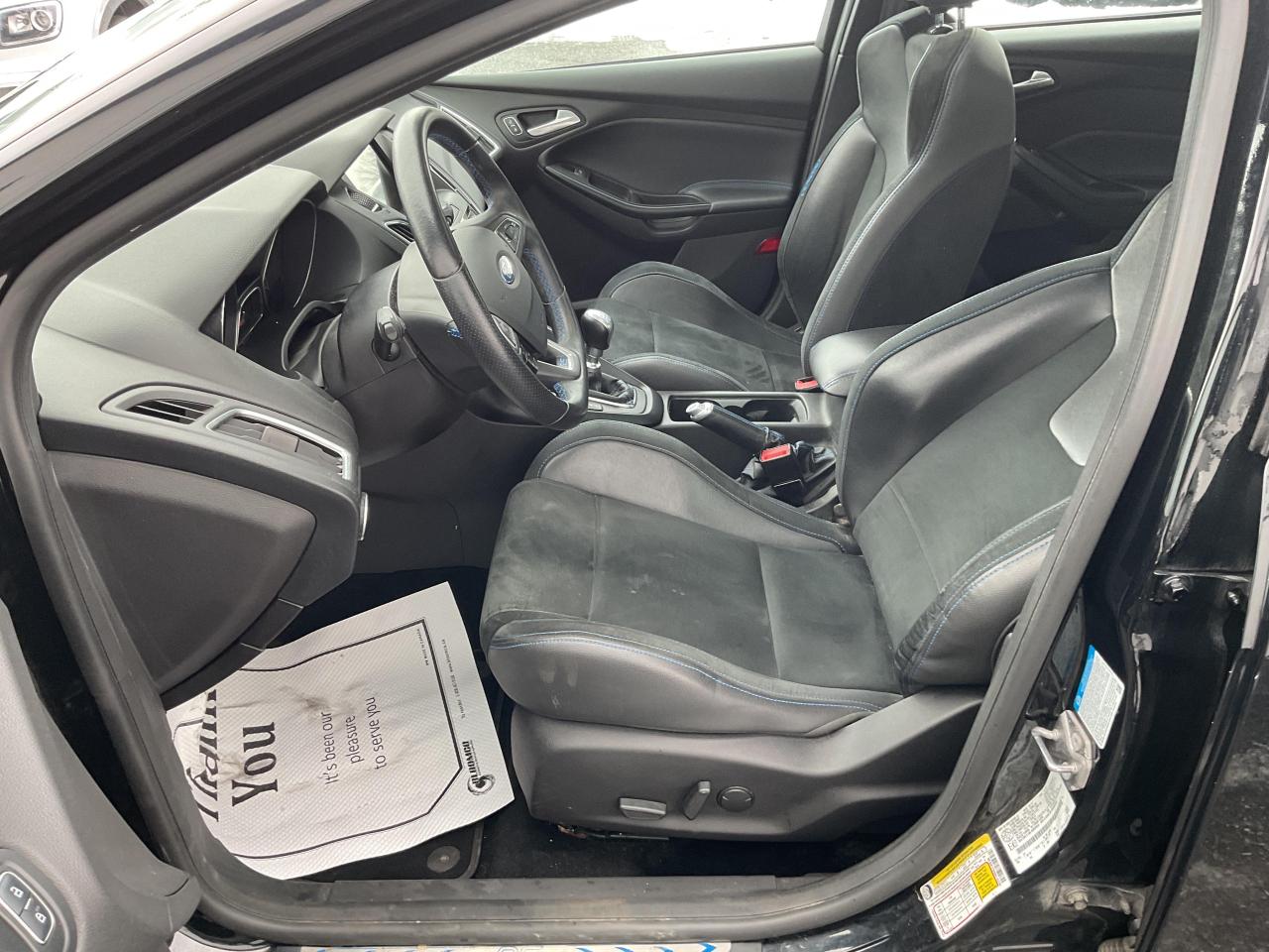 2017 Ford Focus RS Base 4dr Hatchback Photo