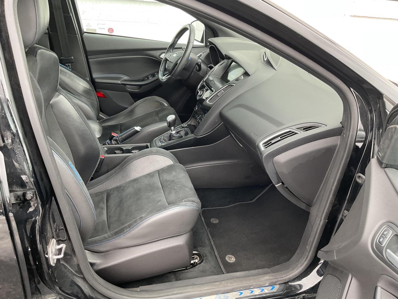 2017 Ford Focus RS Base 4dr Hatchback Photo