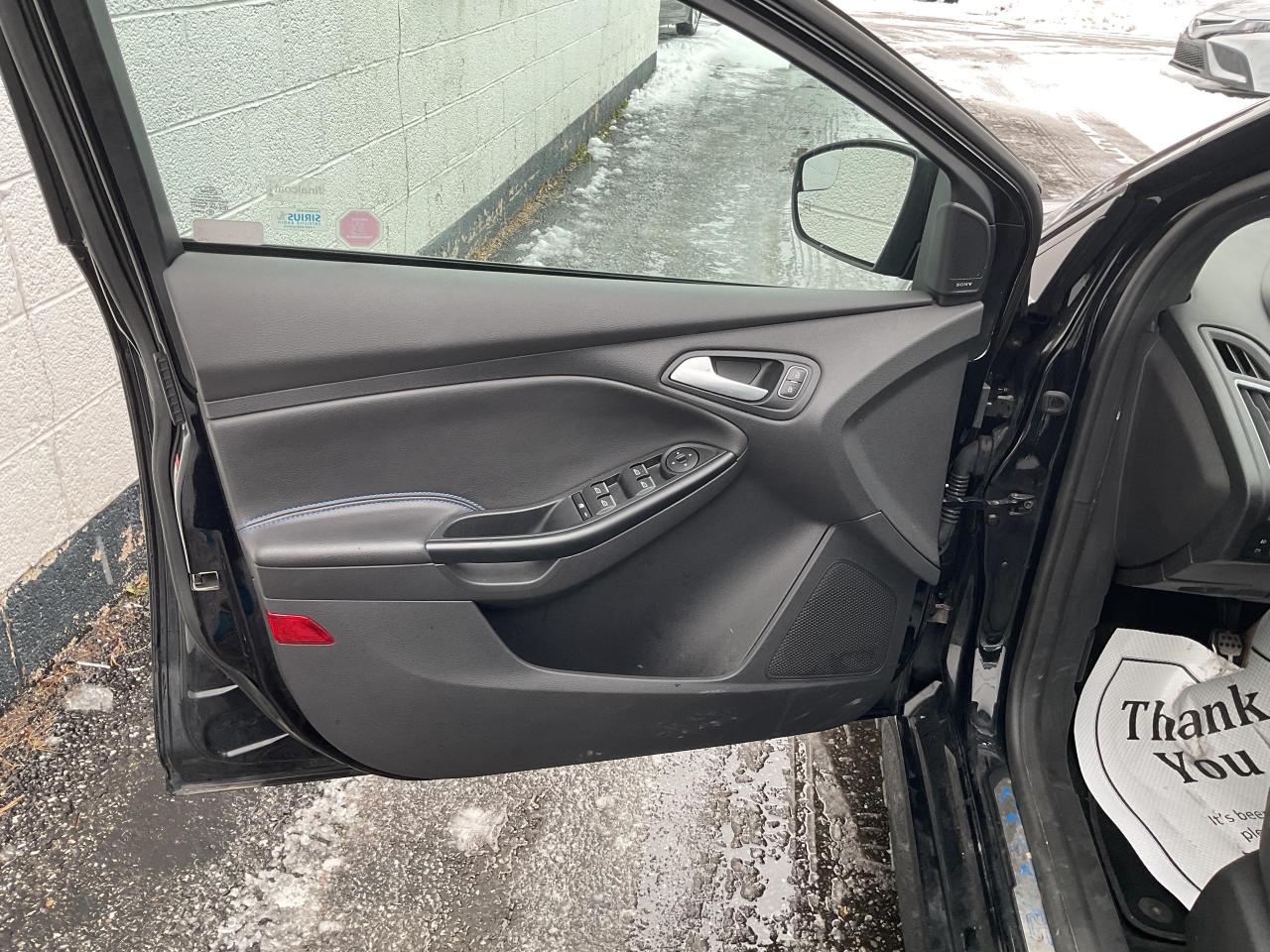 2017 Ford Focus RS Base 4dr Hatchback Photo