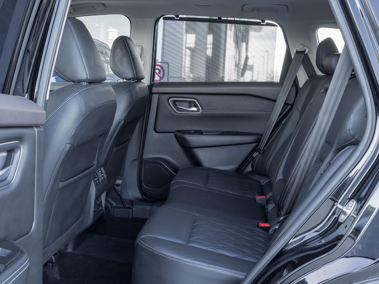 2021 Nissan Rogue Platinum 4dr All-Wheel Drive 2021.5 Photo