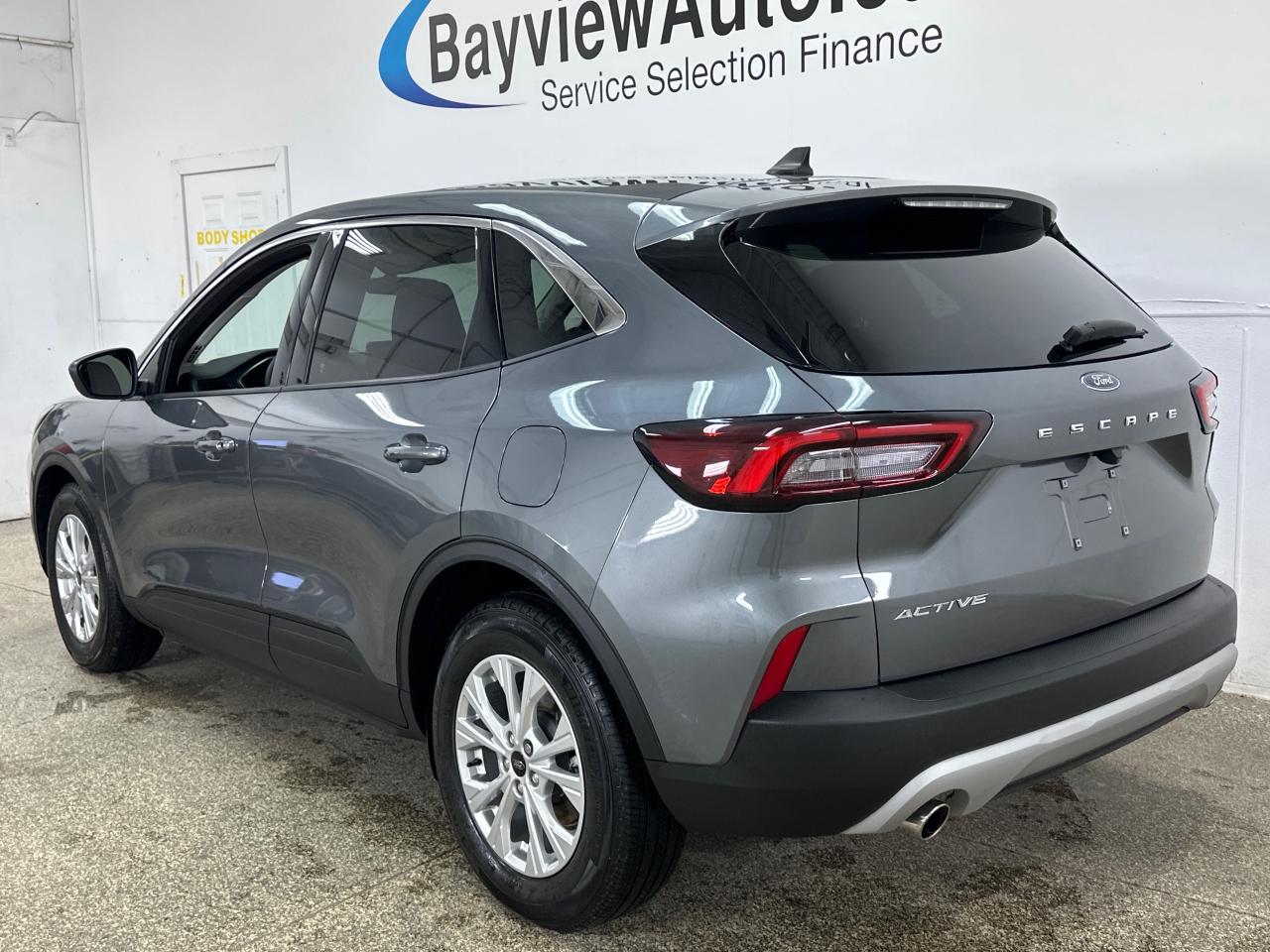 2023 Ford Escape Active 4dr Front-Wheel Drive Photo3