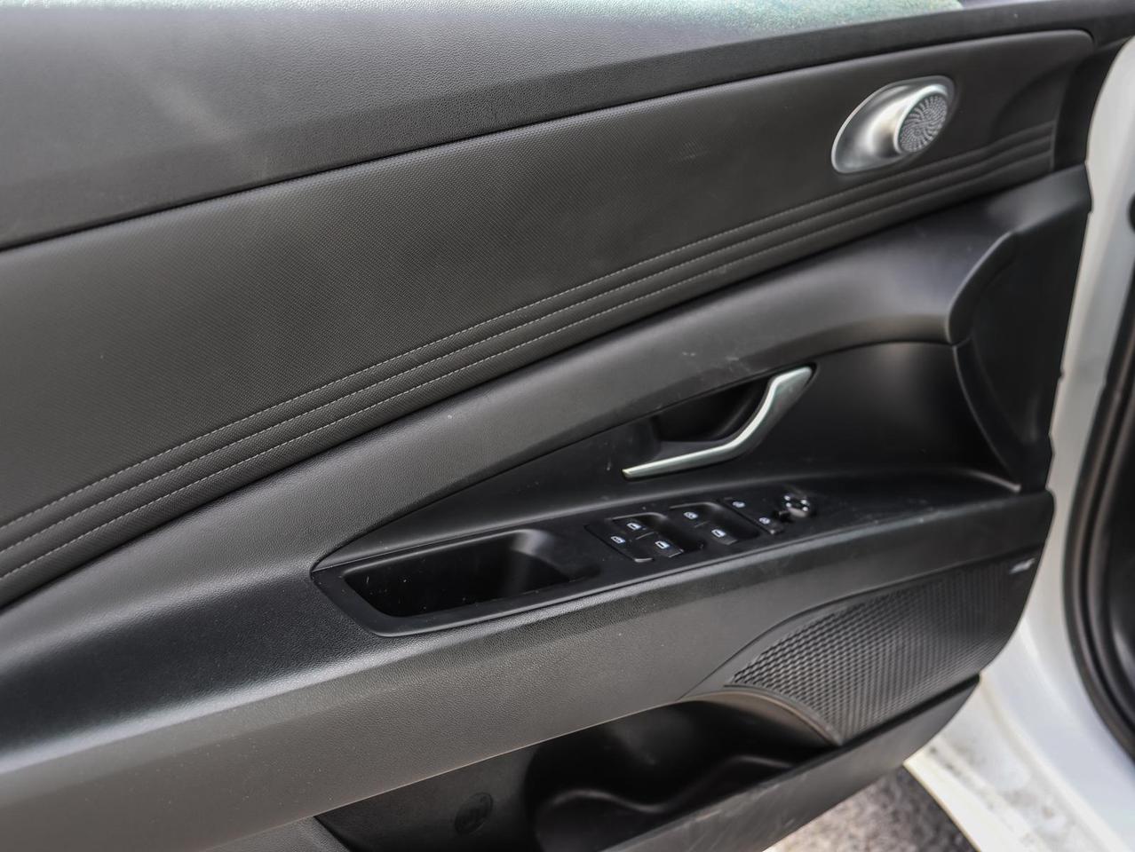 2022 Hyundai Elantra Ultimate Tech 4dr Sedan Photo