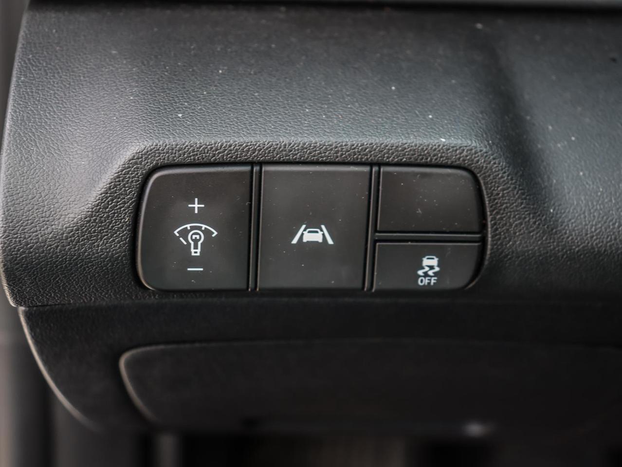 2022 Hyundai Elantra Ultimate Tech 4dr Sedan Photo