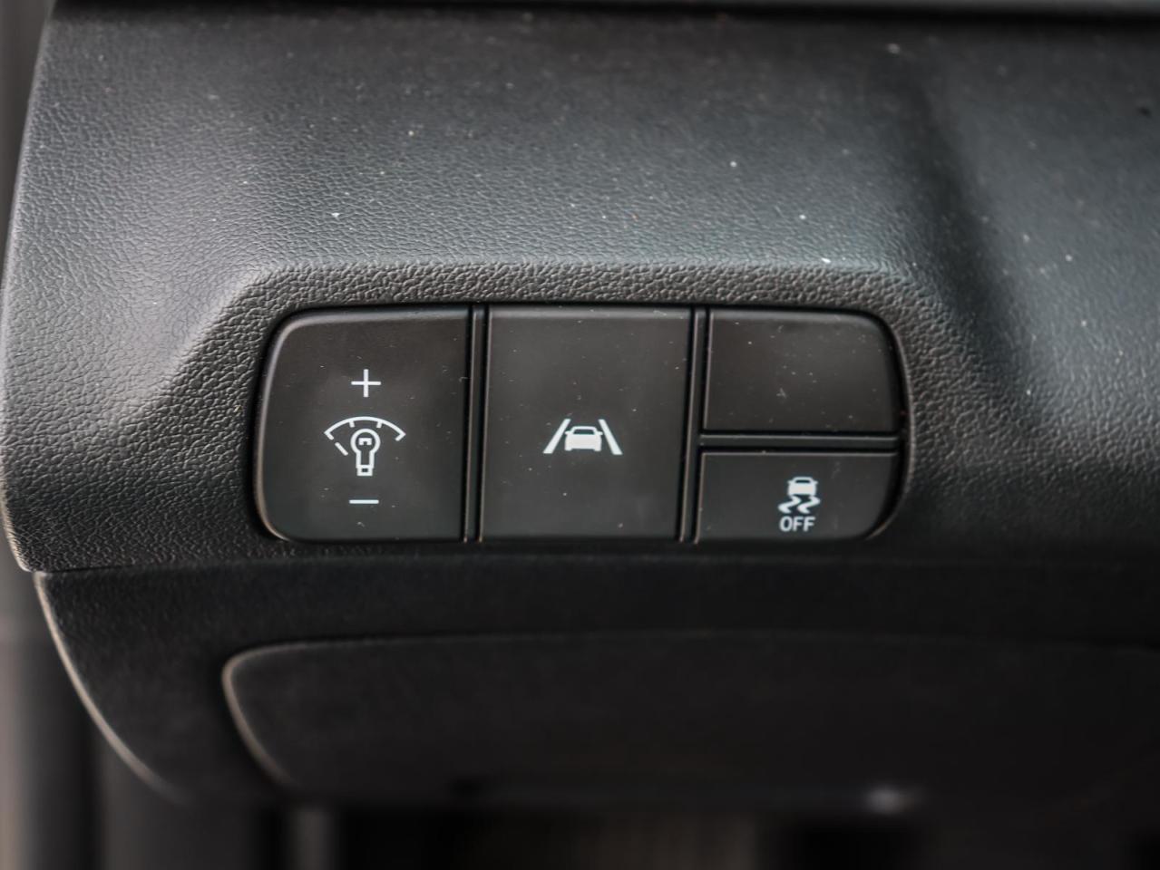 2022 Hyundai Elantra Ultimate Tech 4dr Sedan Photo