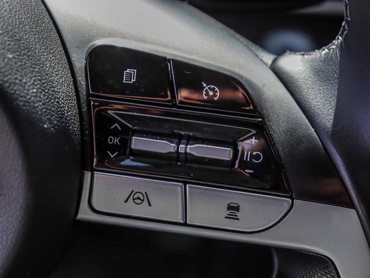 2022 Hyundai Elantra Ultimate Tech 4dr Sedan Photo