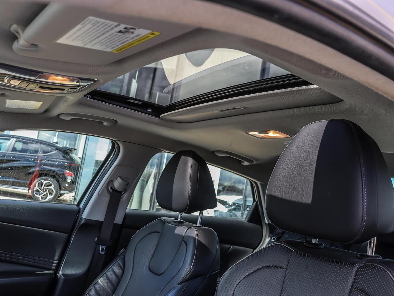 2022 Hyundai Elantra Ultimate Tech 4dr Sedan Photo