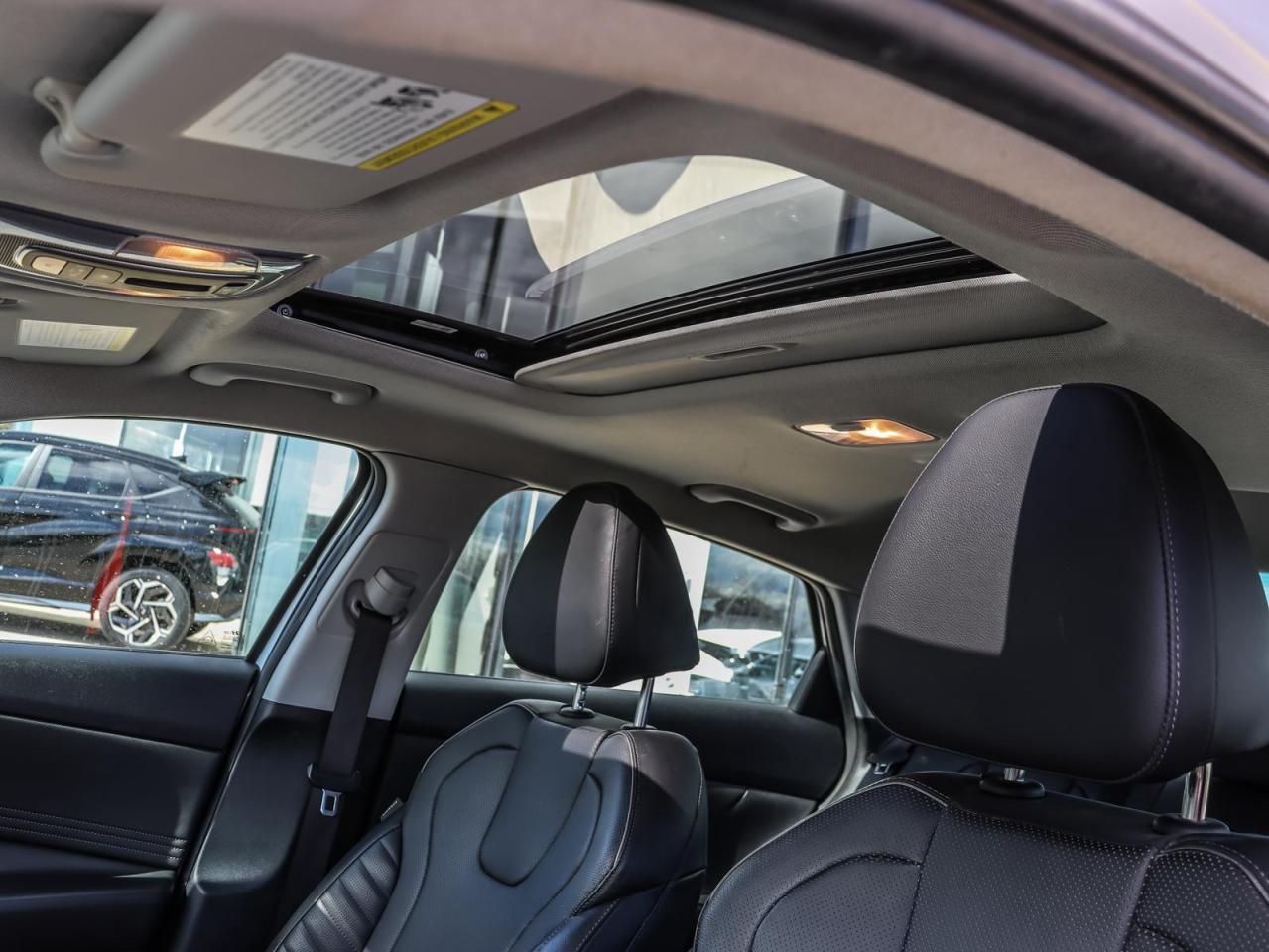 2022 Hyundai Elantra Ultimate Tech 4dr Sedan Photo