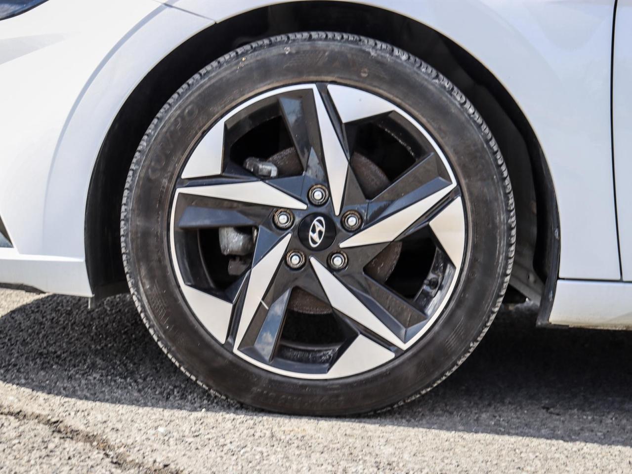 2022 Hyundai Elantra Ultimate Tech 4dr Sedan Photo