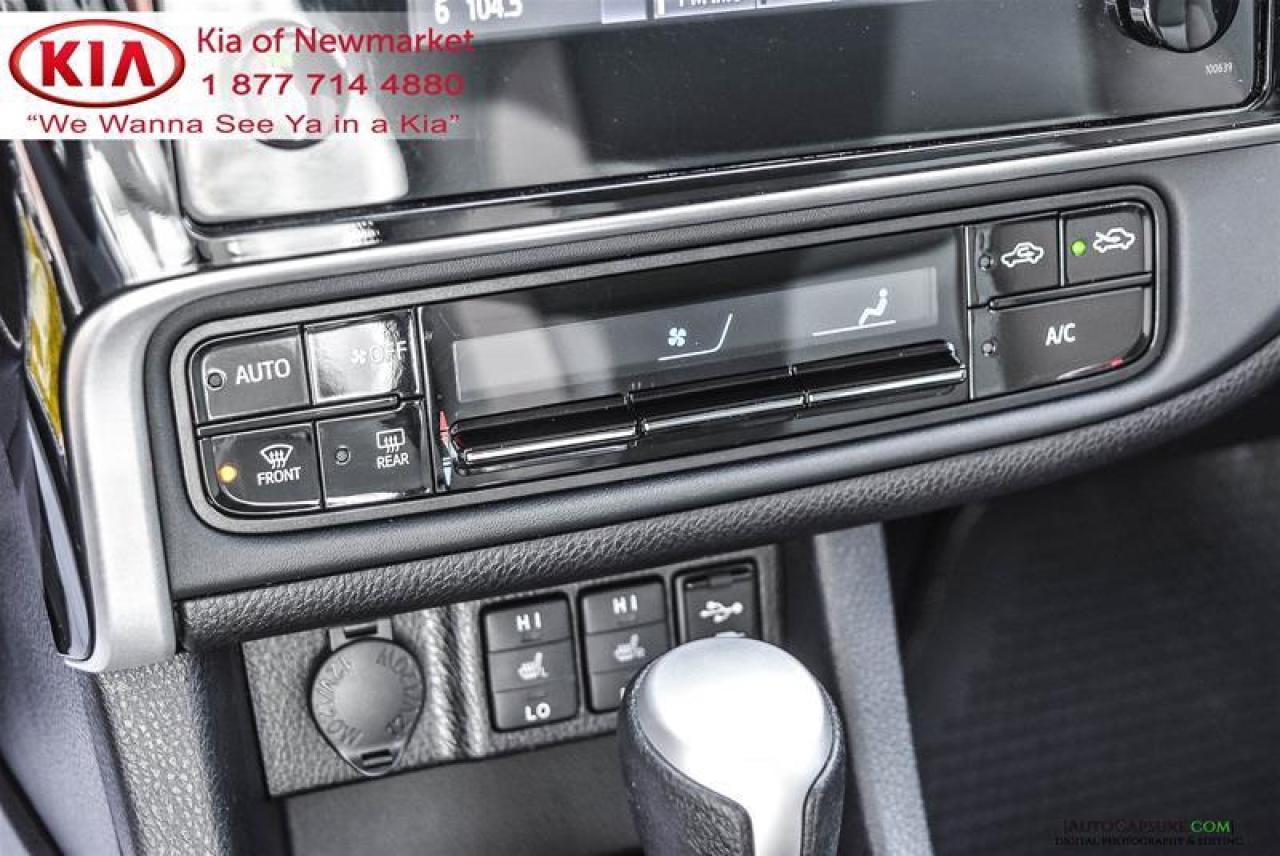 2017 Toyota Corolla LE (CVT) 4dr Sedan Photo