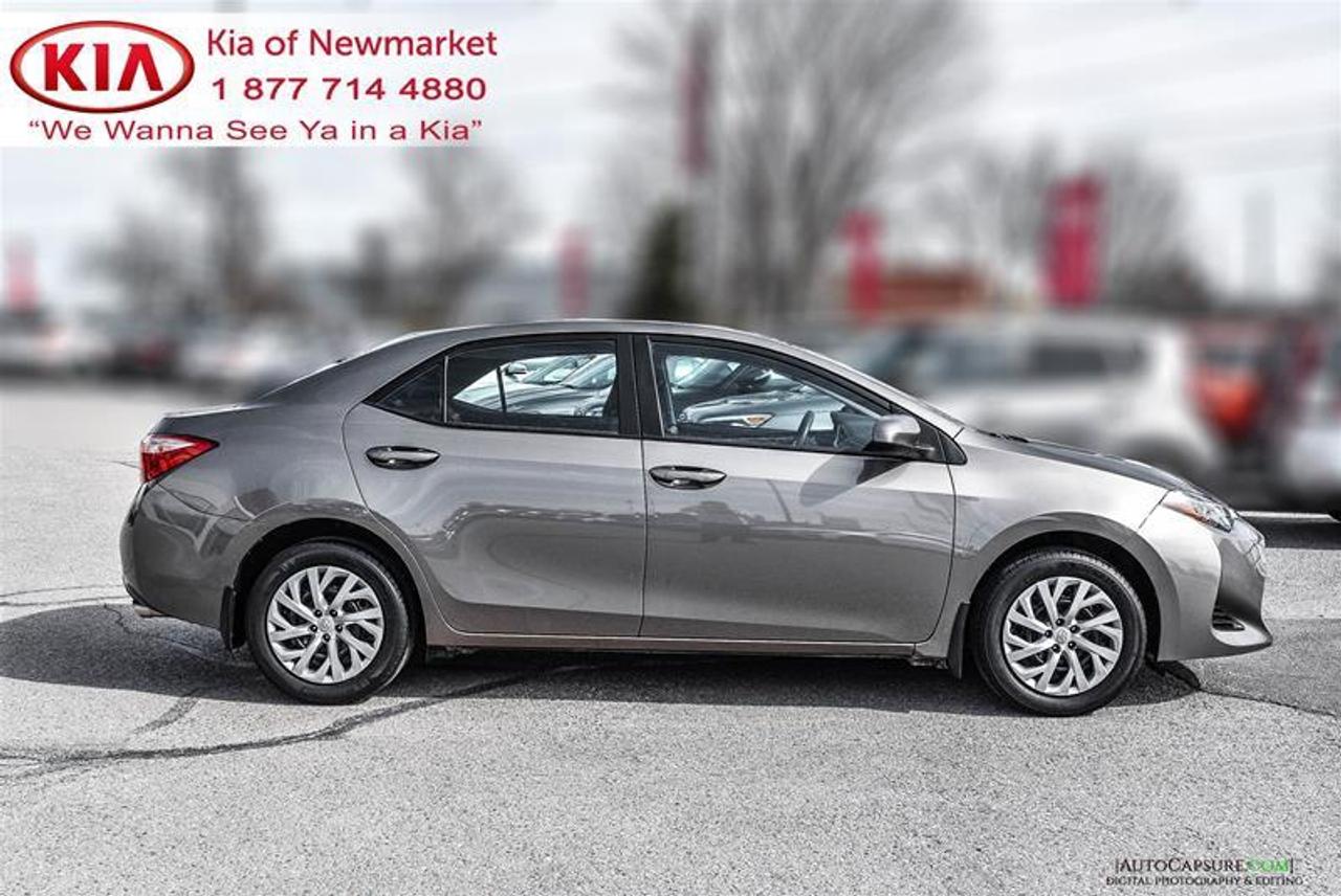 2017 Toyota Corolla LE (CVT) 4dr Sedan Photo3