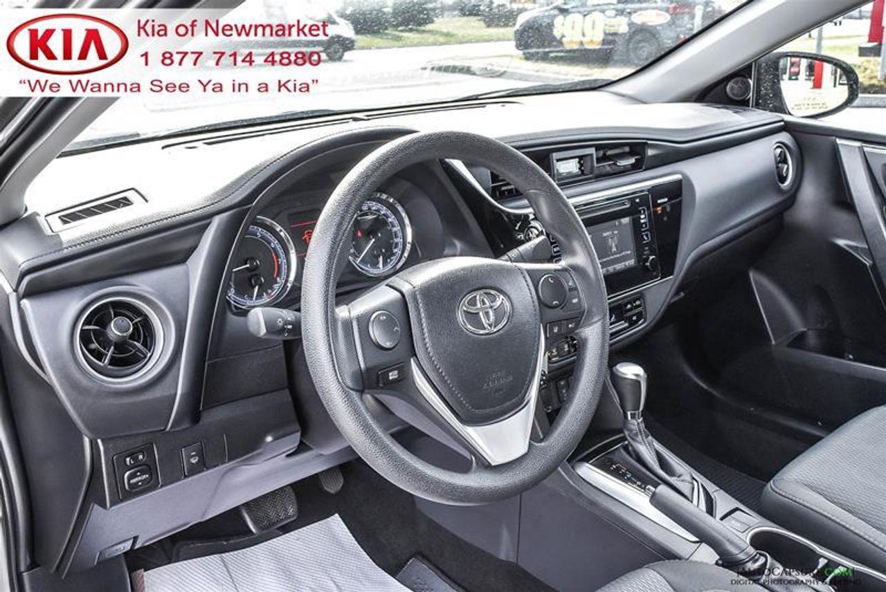 2017 Toyota Corolla LE (CVT) 4dr Sedan Photo