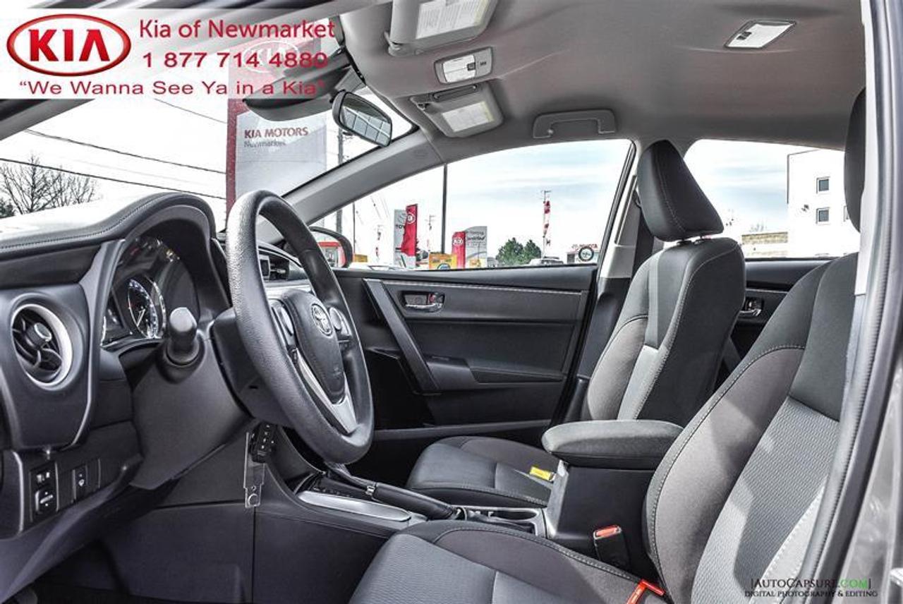 2017 Toyota Corolla LE (CVT) 4dr Sedan Photo