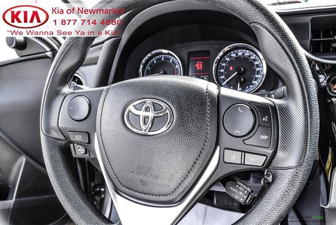 2017 Toyota Corolla LE (CVT) 4dr Sedan Photo