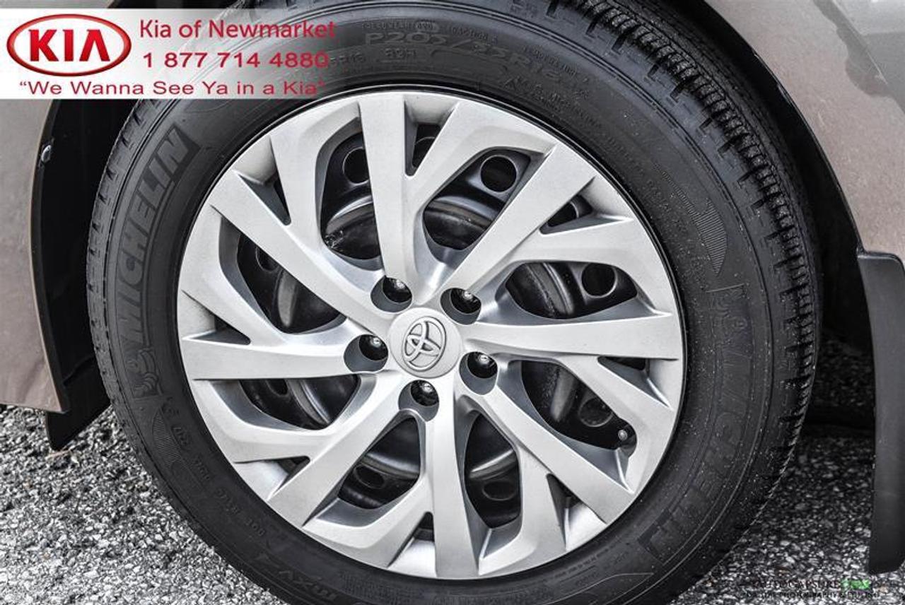 2017 Toyota Corolla LE (CVT) 4dr Sedan Photo