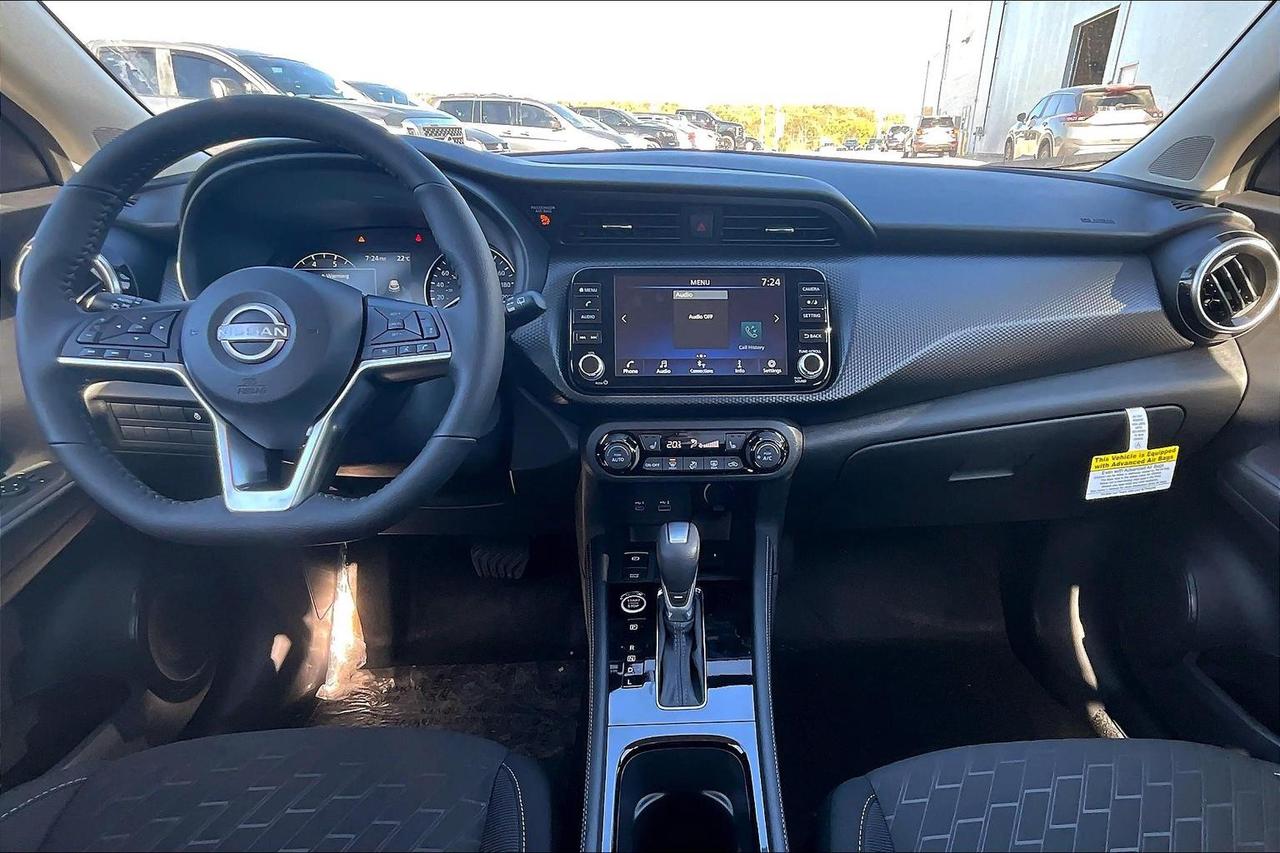 2025 Nissan Kicks Play SV 4dr Front-Wheel Drive Photo