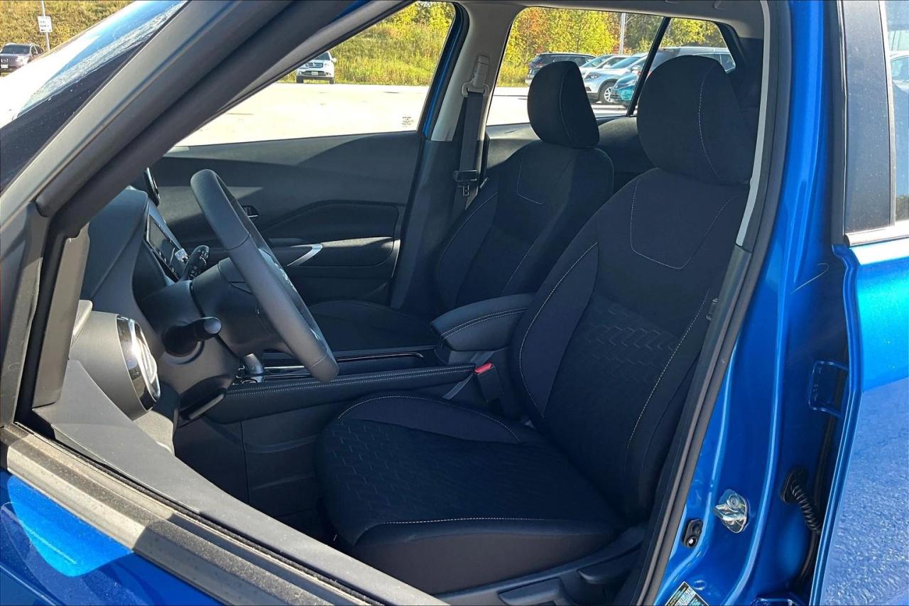 2025 Nissan Kicks Play SV 4dr Front-Wheel Drive Photo