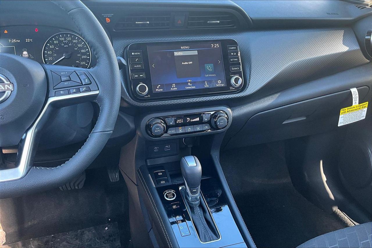 2025 Nissan Kicks Play SV 4dr Front-Wheel Drive Photo