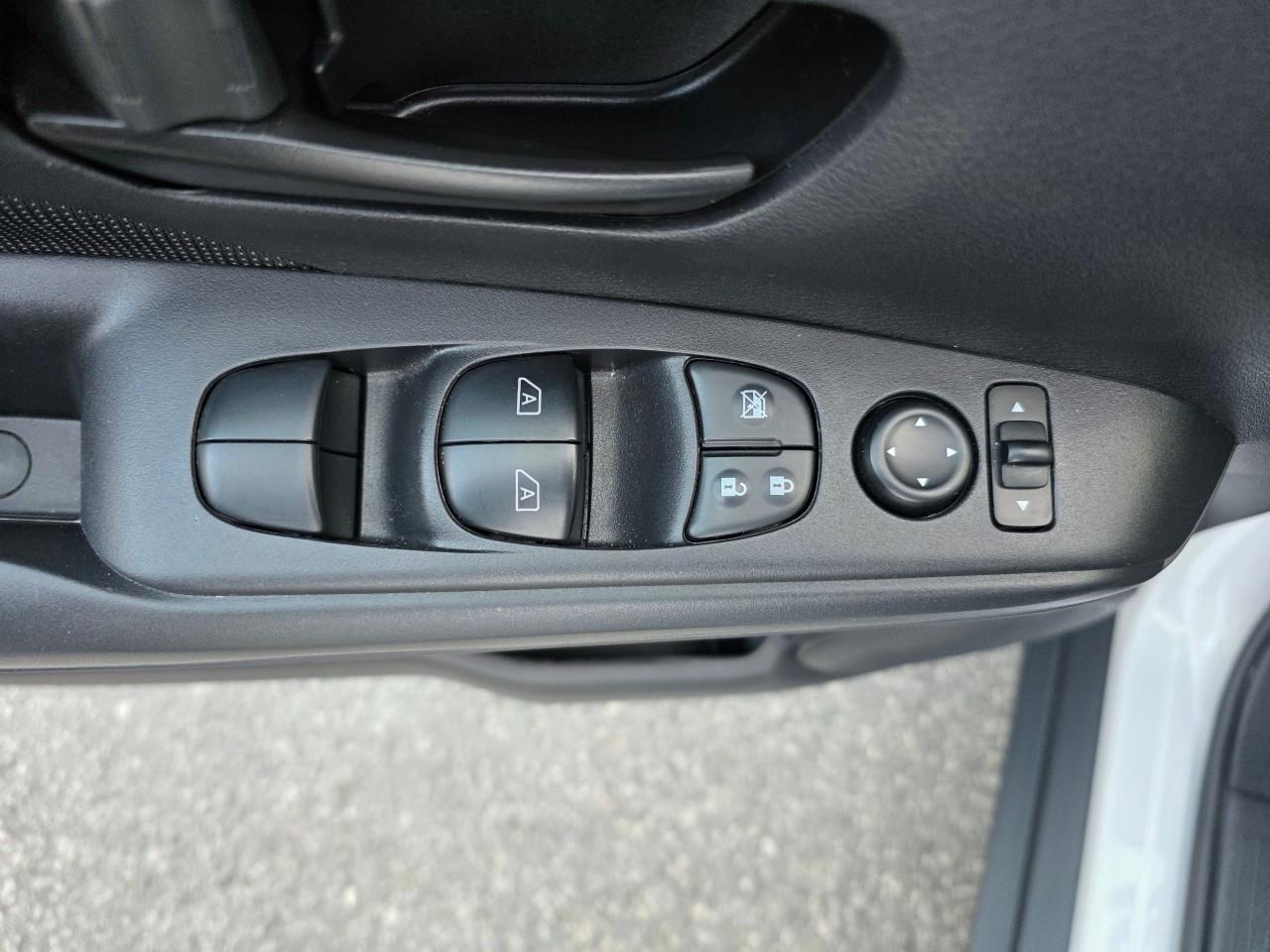 2024 Nissan Kicks S 4dr Front-Wheel Drive Photo