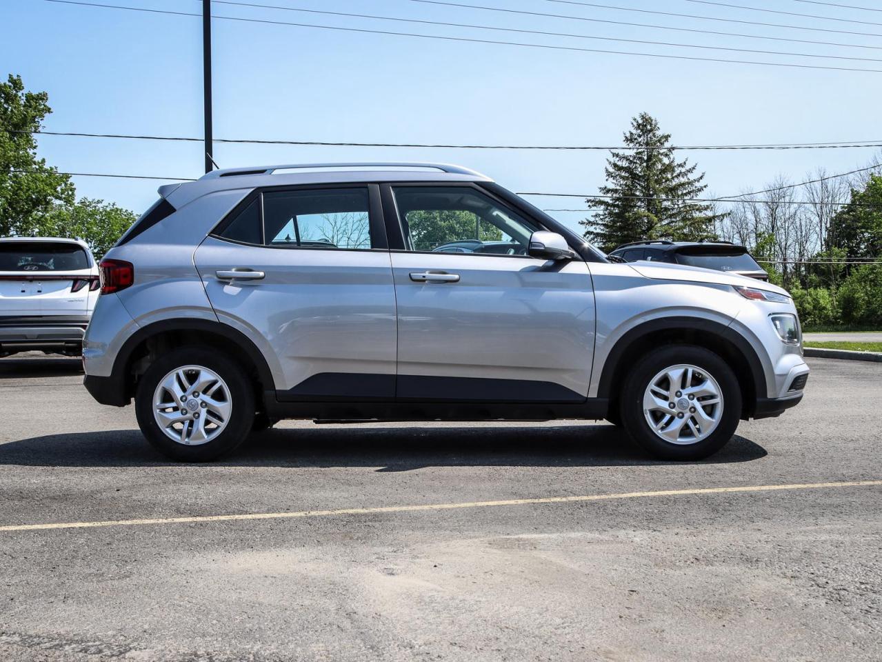 2024 Hyundai Venue Preferred 4dr Front-Wheel Drive Photo2