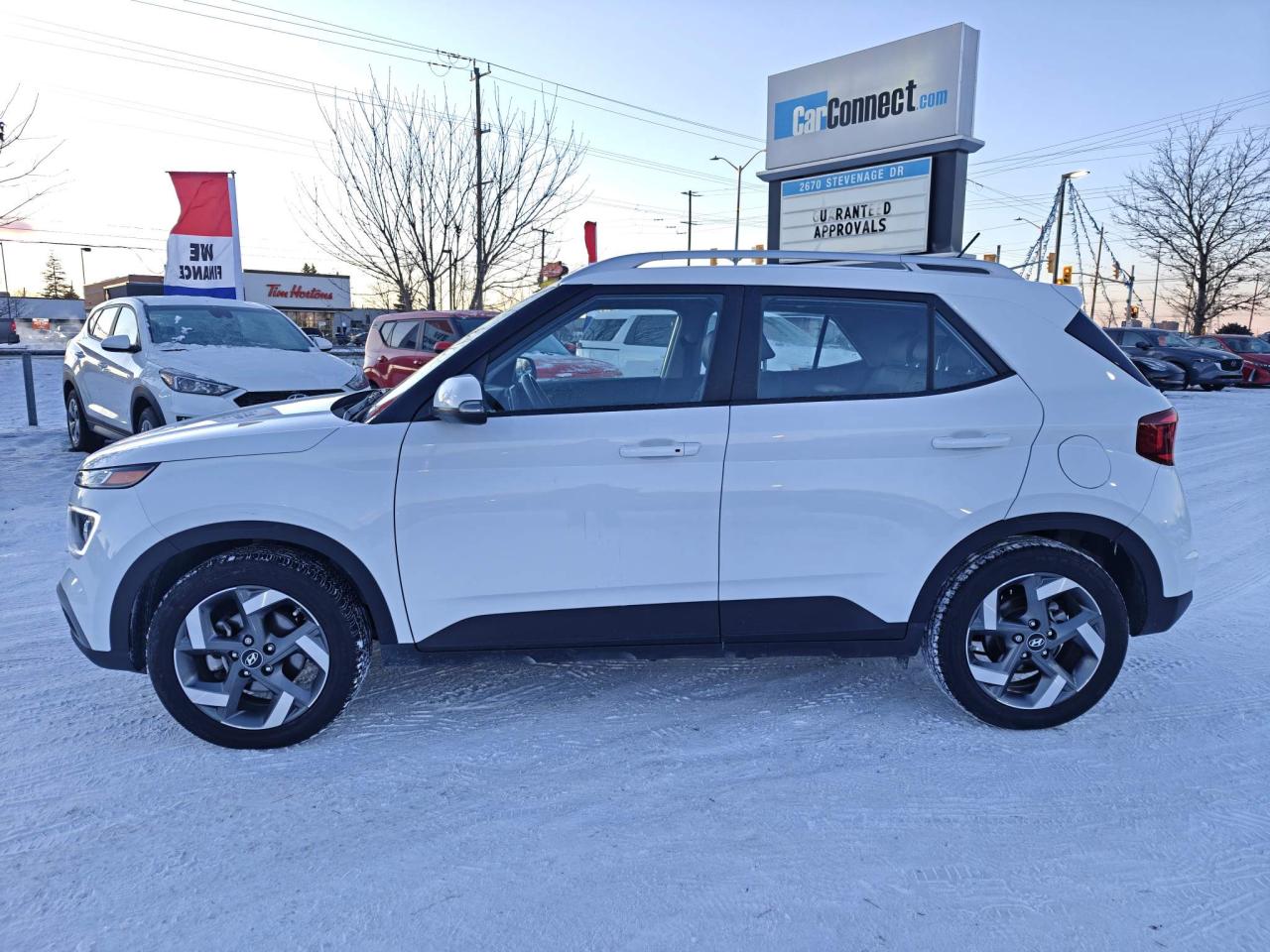 2024 Hyundai Venue Ultimate w/Black Interior 4dr Front-Wheel Drive Photo