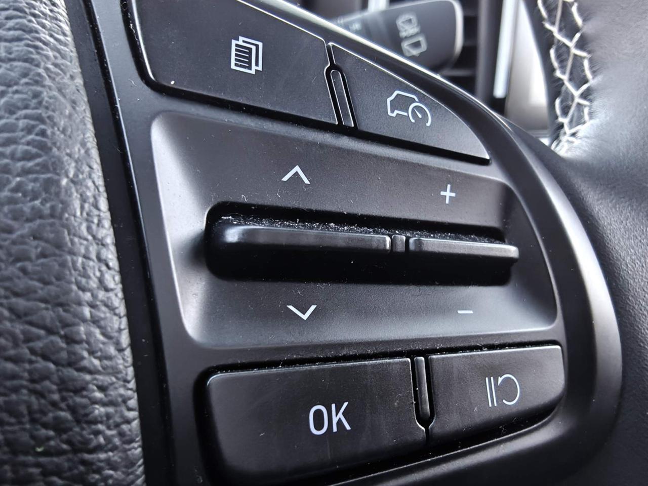 2024 Hyundai Venue Ultimate w/Black Interior 4dr Front-Wheel Drive Photo