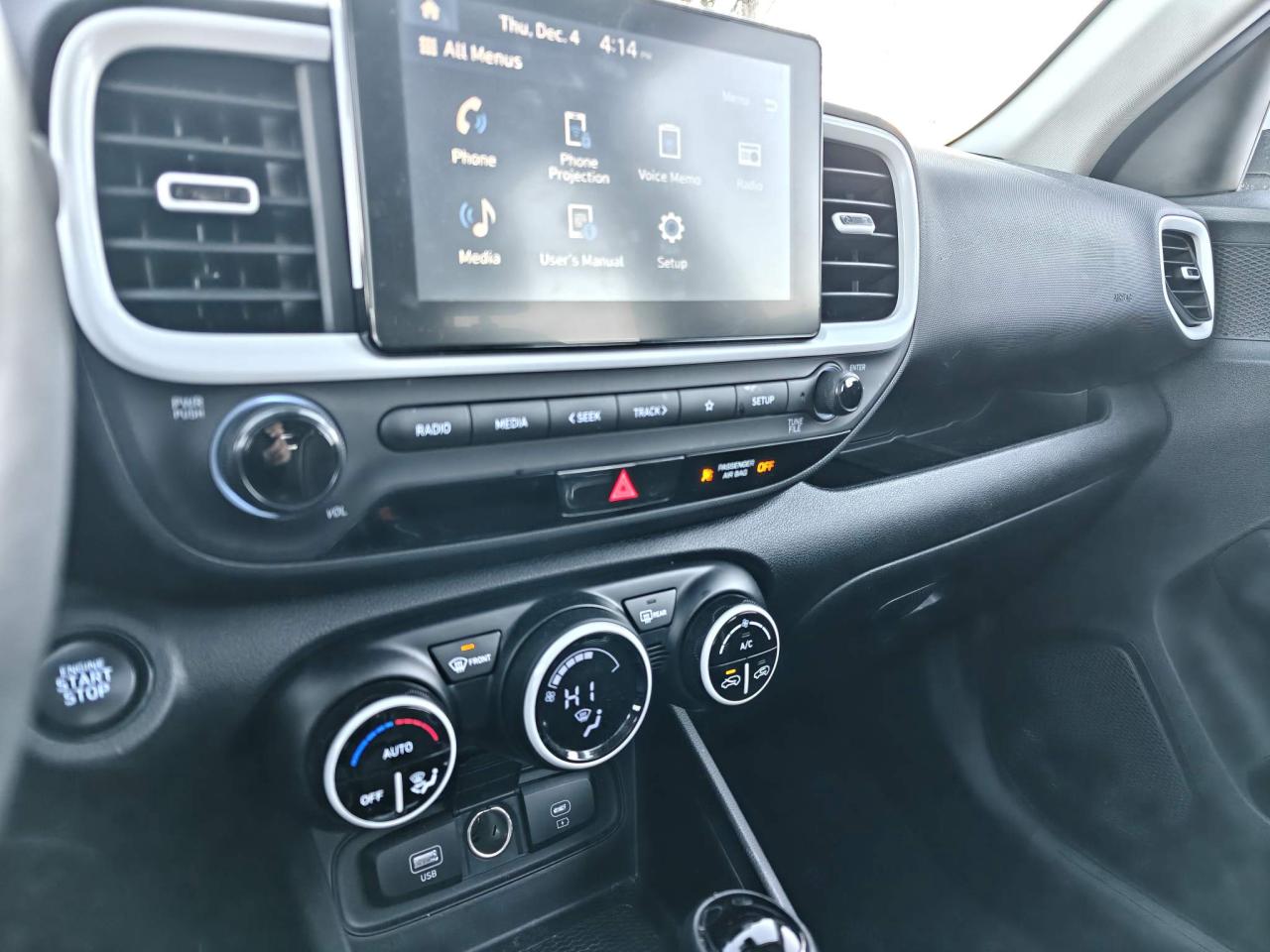 2024 Hyundai Venue Ultimate w/Black Interior 4dr Front-Wheel Drive Photo