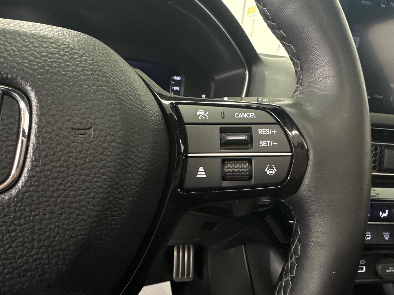 2023 Honda Civic Sport Touring 4dr Hatchback Photo