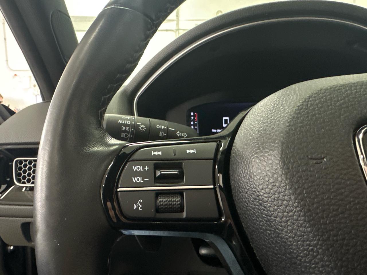 2023 Honda Civic Sport Touring 4dr Hatchback Photo