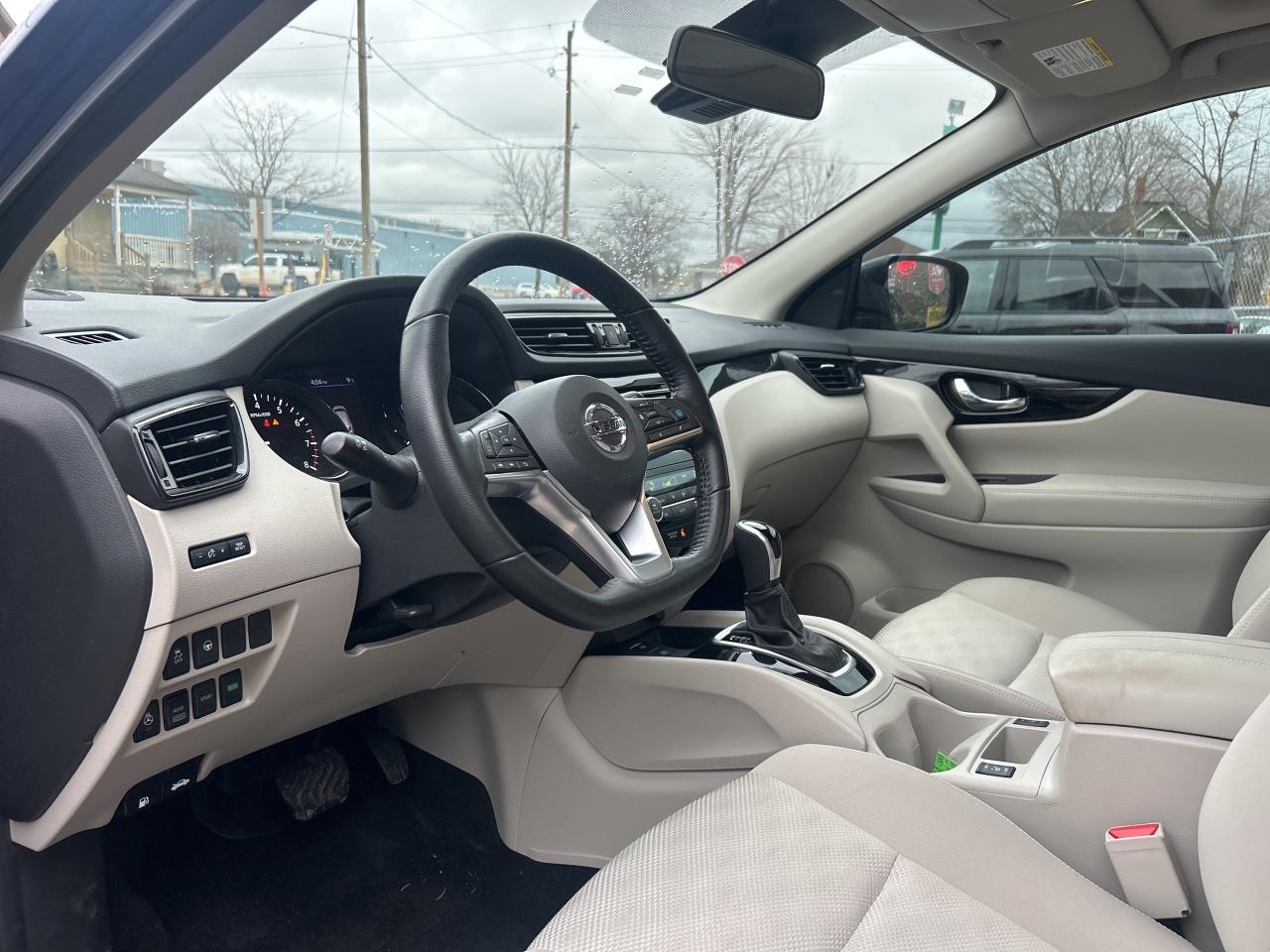 2023 Nissan Qashqai SV   ** MOONROOF ** AWD ** Photo