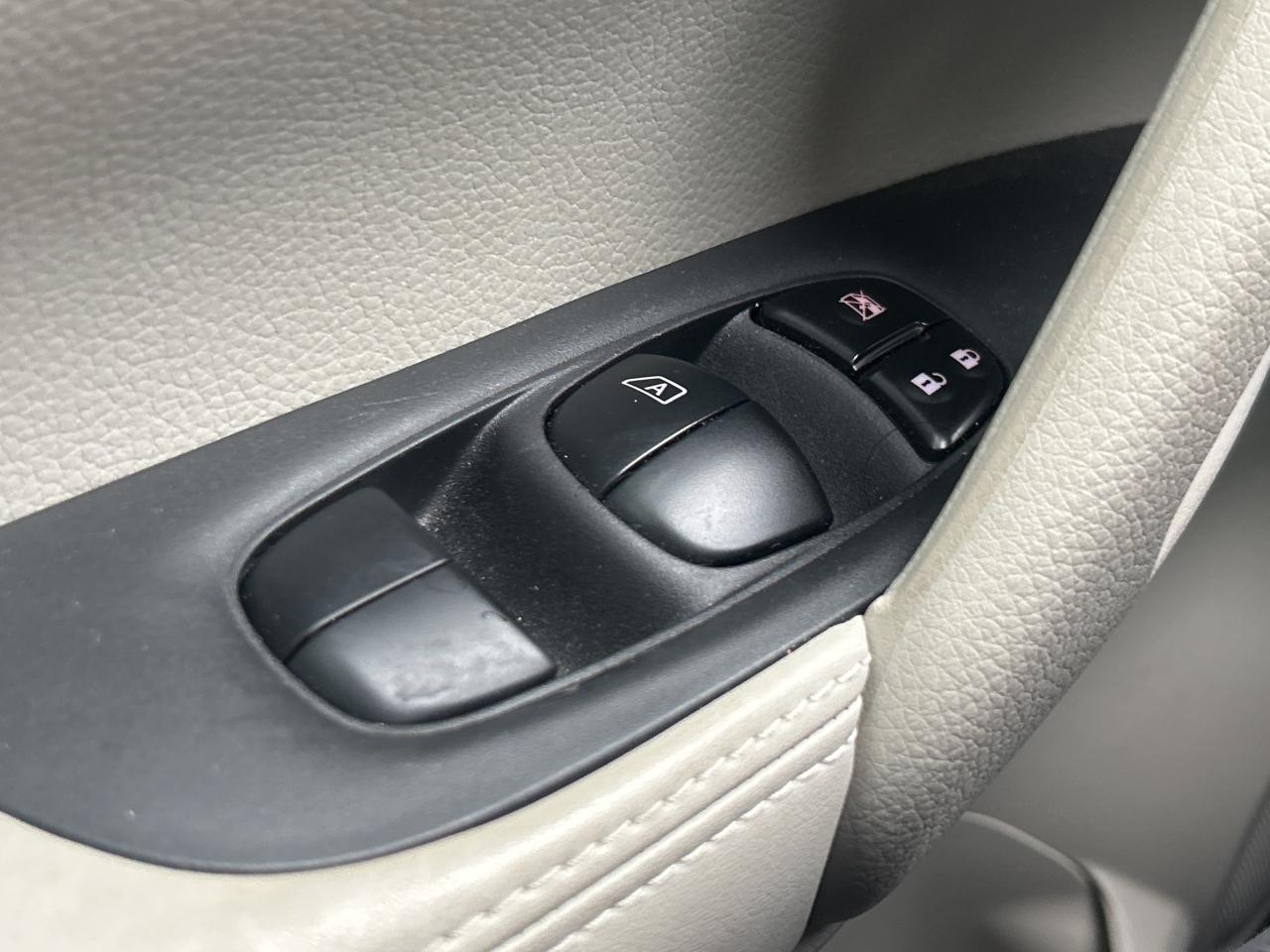 2023 Nissan Qashqai SV   ** MOONROOF ** AWD ** Photo