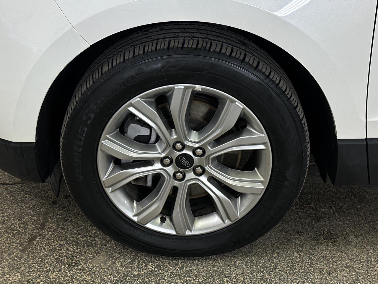 2024 Ford Edge TITANIUM 4DR ALL-WHEEL DRIVE Photo2