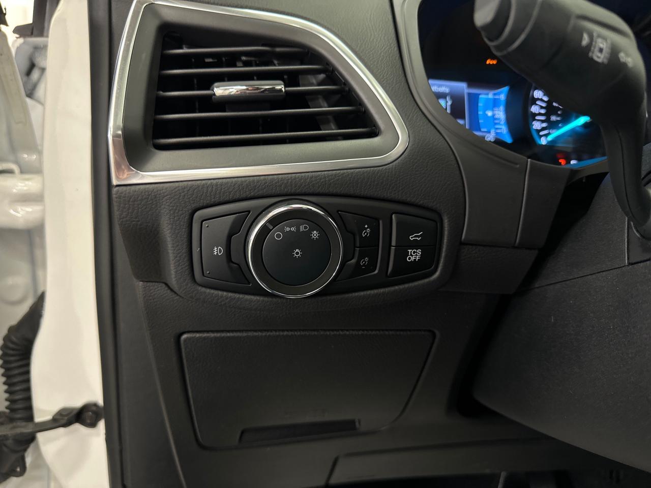 2024 Ford Edge TITANIUM 4DR ALL-WHEEL DRIVE Photo