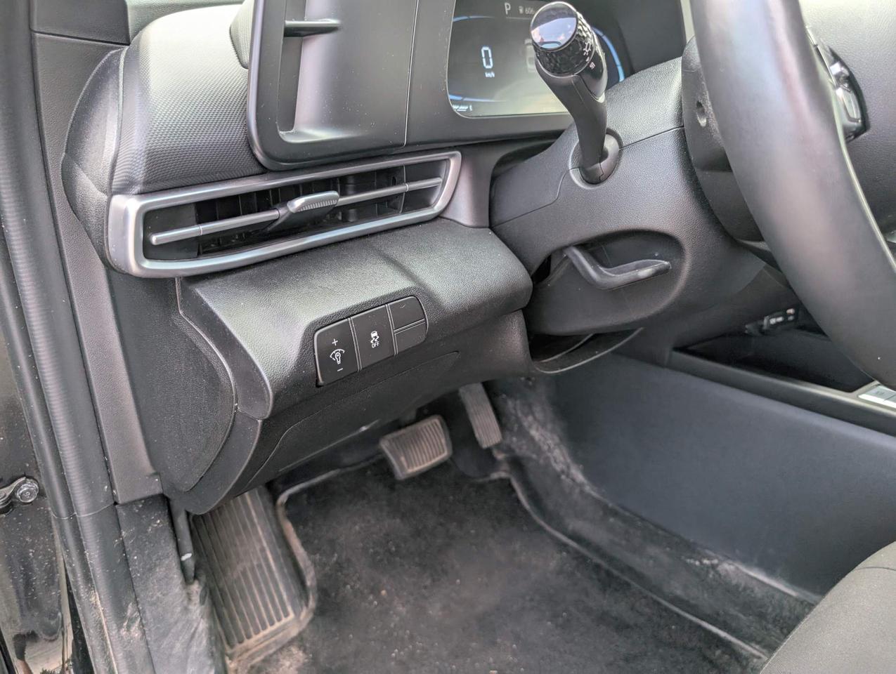 2024 Hyundai Elantra PREFERRED 4DR SEDAN Photo