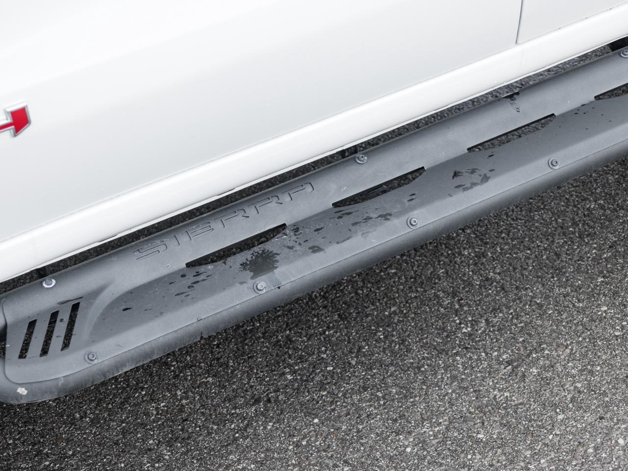 2025 GMC Sierra 1500 4WD Crew Cab 147  AT4 Photo