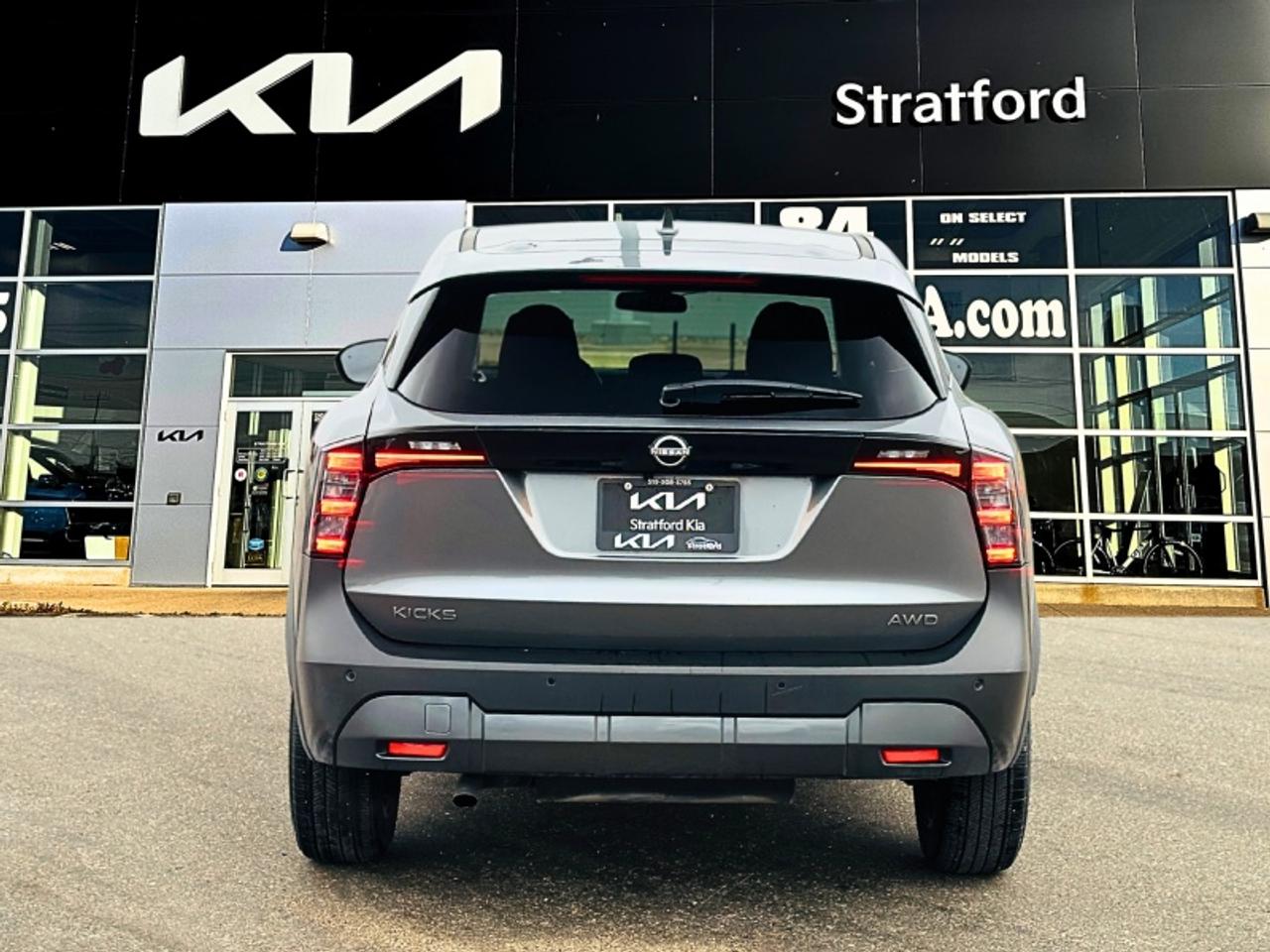 2025 Nissan Kicks SV Photo