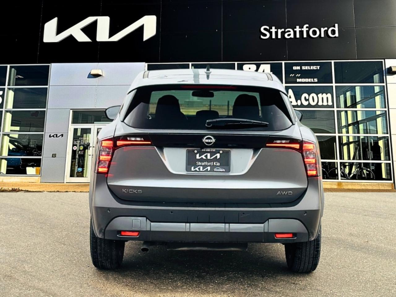 2025 Nissan Kicks SV Photo3