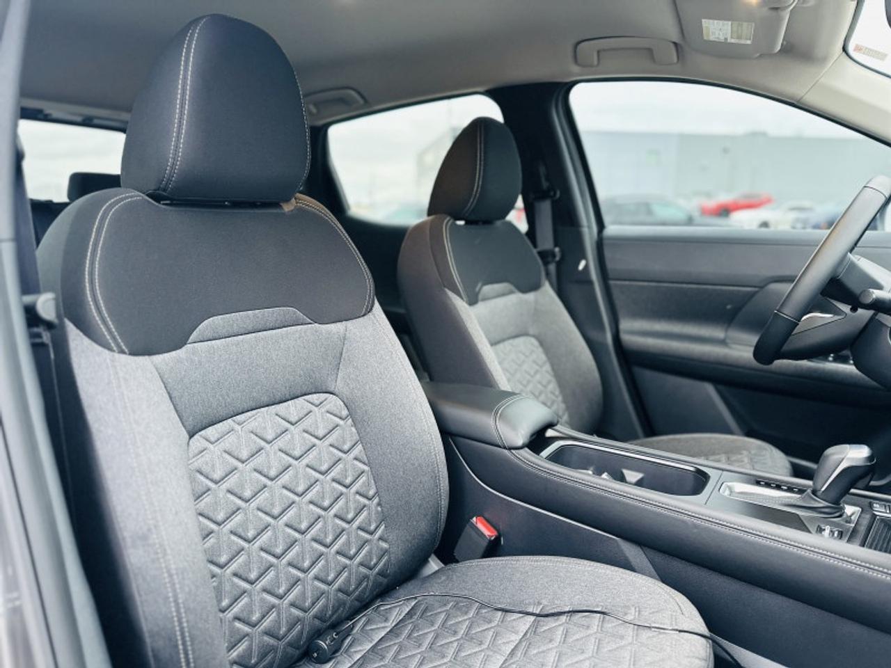 2025 Nissan Kicks SV Photo