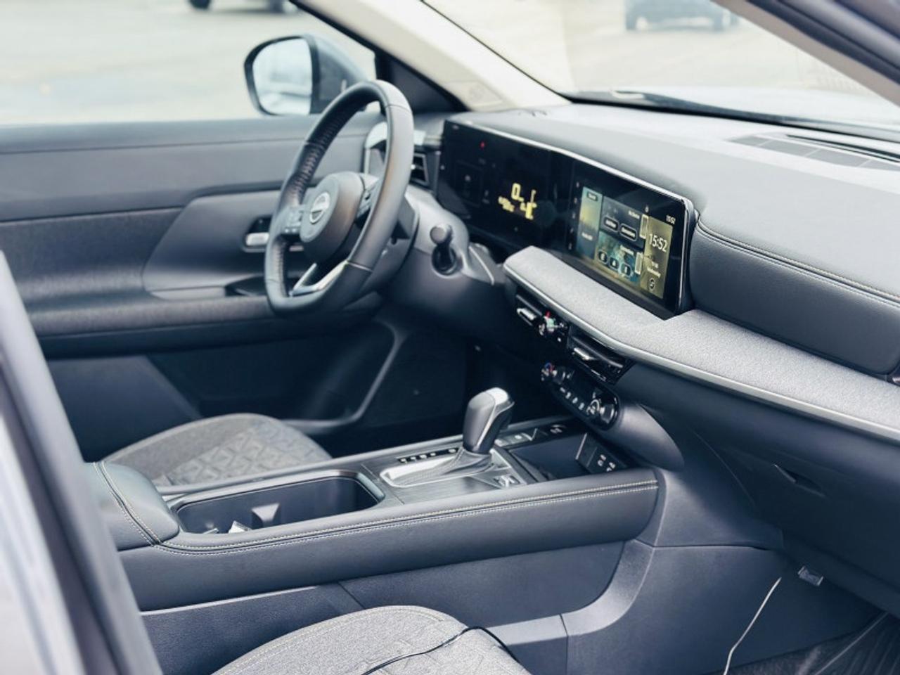 2025 Nissan Kicks SV Photo