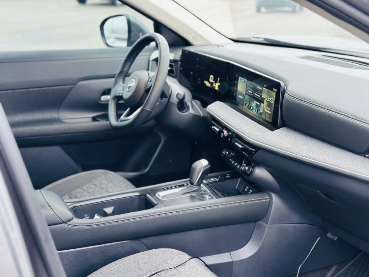 2025 Nissan Kicks SV Photo