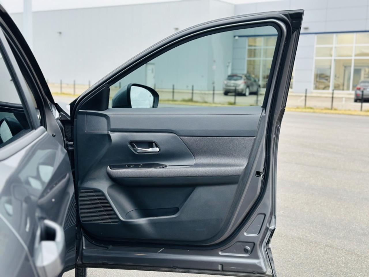 2025 Nissan Kicks SV Photo