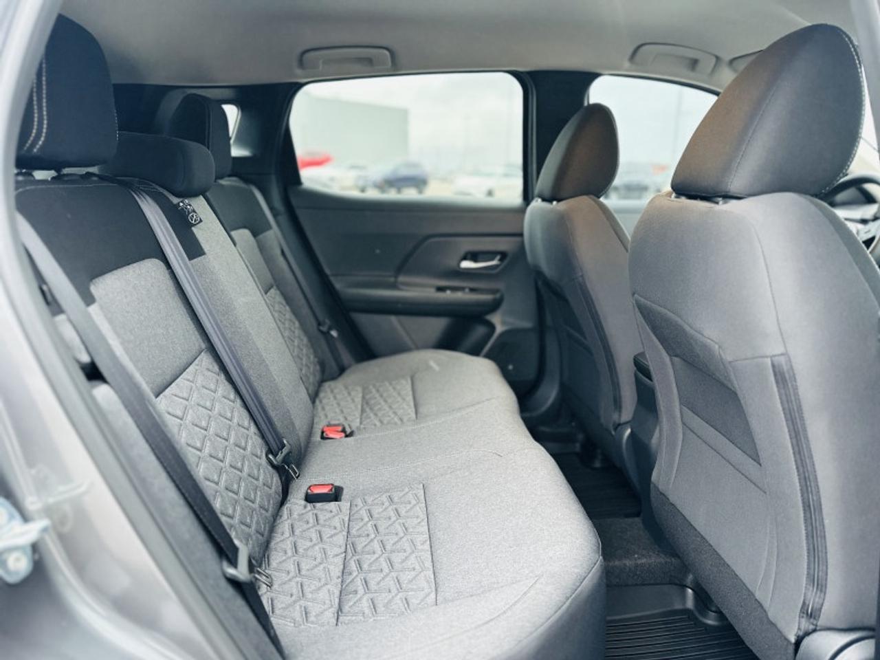 2025 Nissan Kicks SV Photo