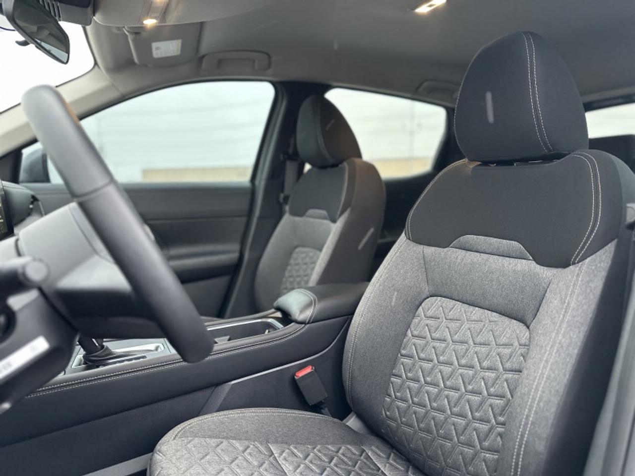 2025 Nissan Kicks SV Photo