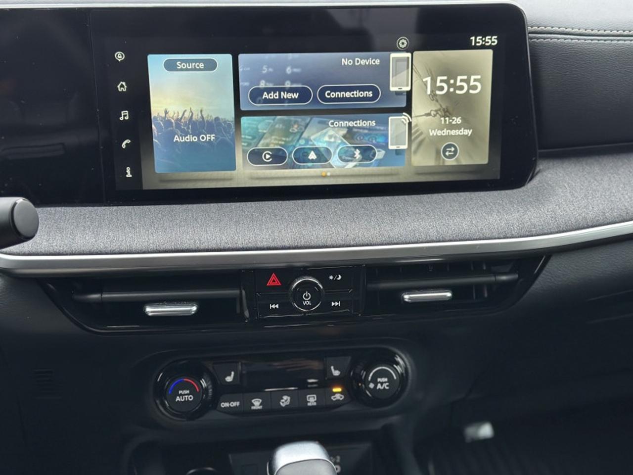 2025 Nissan Kicks SV Photo