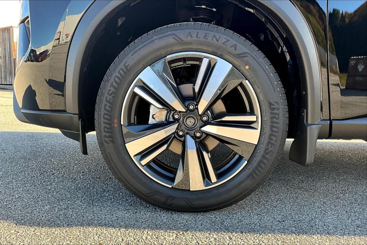 2026 Nissan Rogue SV Moonroof 4dr All-Wheel Drive Sport Utility Photo